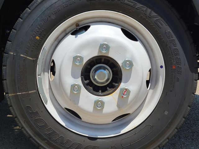 2024 Chevrolet 4500 HG LCF Gas Base Image 9 of 28