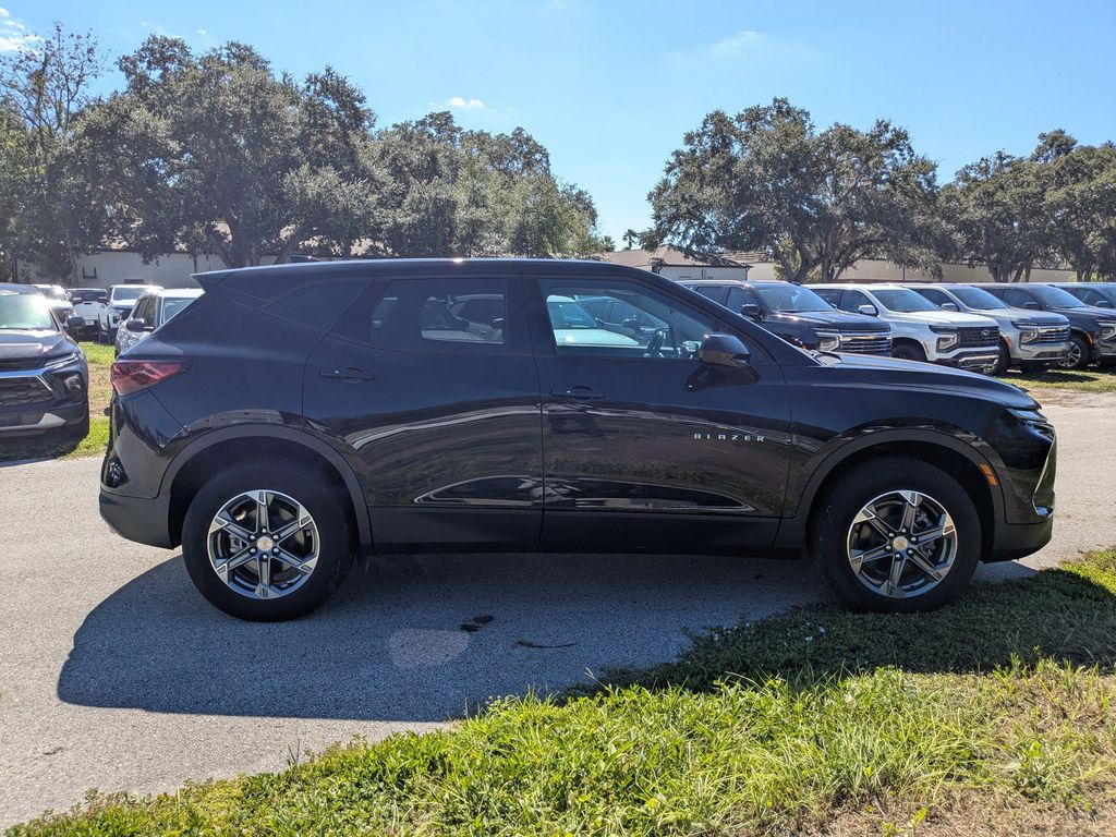 2024 Chevrolet Blazer LT Image 5 of 28