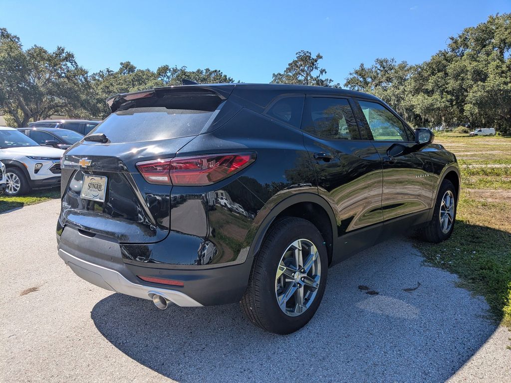 2024 Chevrolet Blazer LT Image 6 of 28