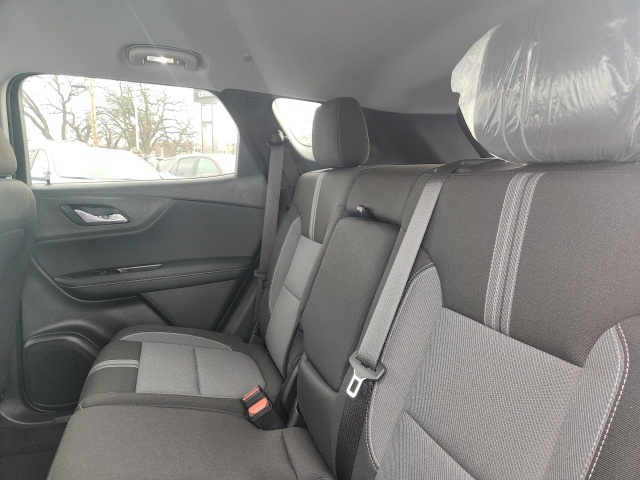 Vehicle image 8 of 17