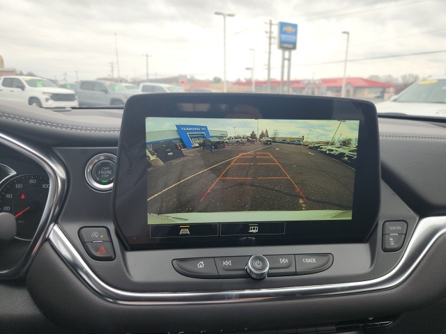 Vehicle image 16 of 17