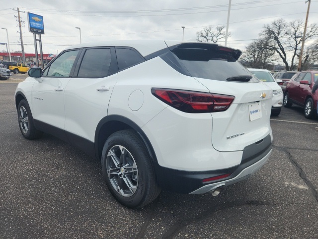 Vehicle image 5 of 17