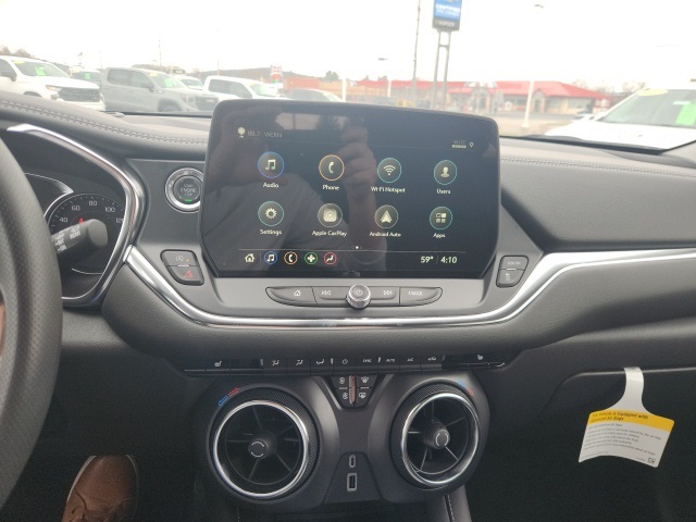 Vehicle image 12 of 17