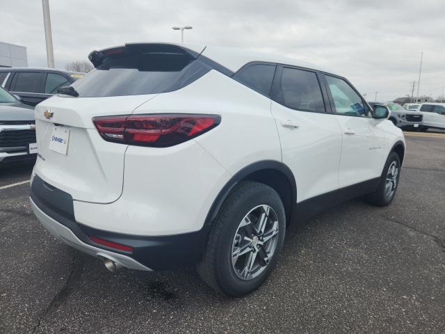 Vehicle image 3 of 17