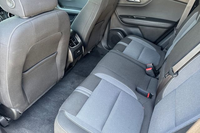 Vehicle image 17 of 37