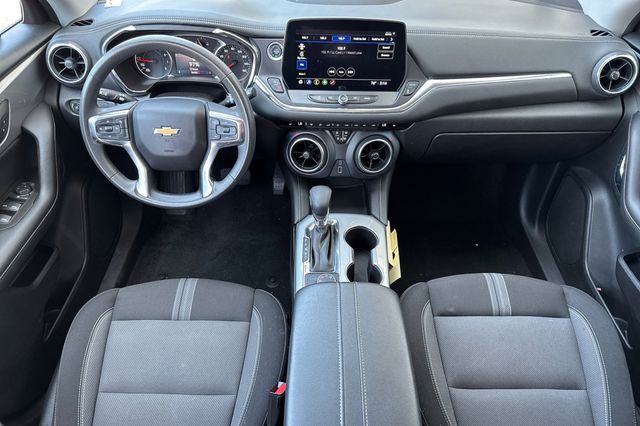 Vehicle image 19 of 37