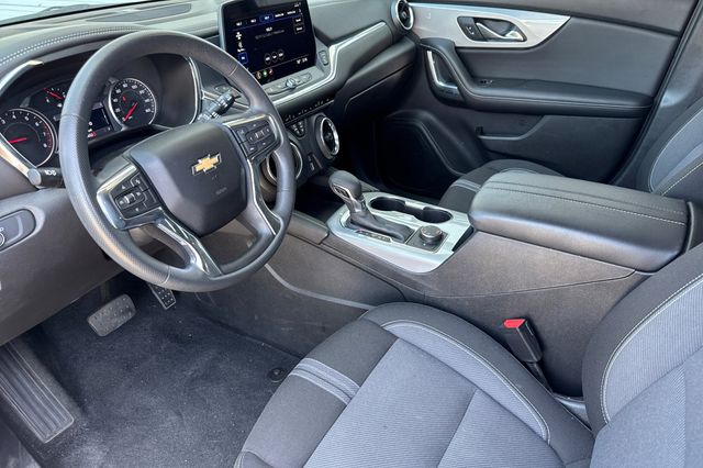 Vehicle image 14 of 37