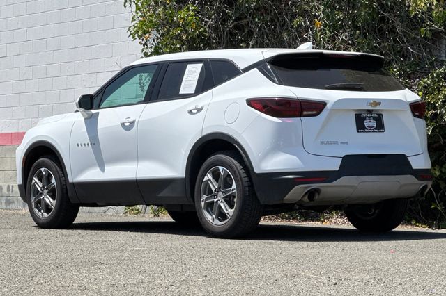 Vehicle image 8 of 37