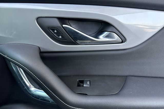 Vehicle image 24 of 37