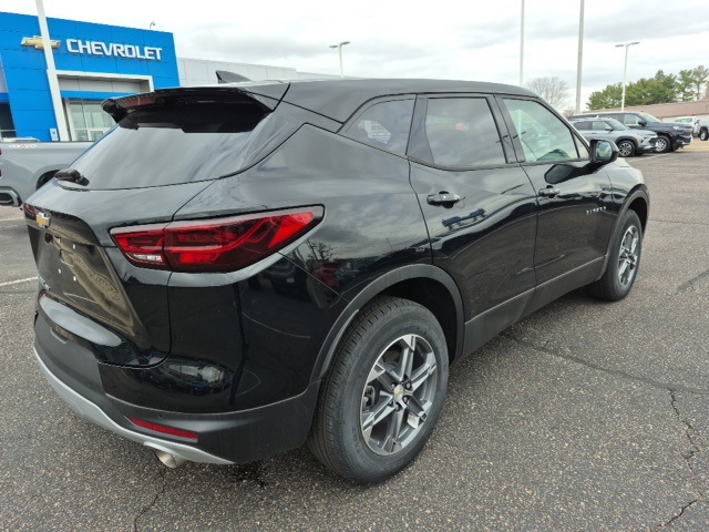 Vehicle image 4 of 13