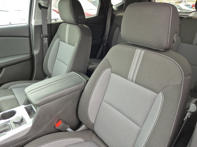 Vehicle image 9 of 13
