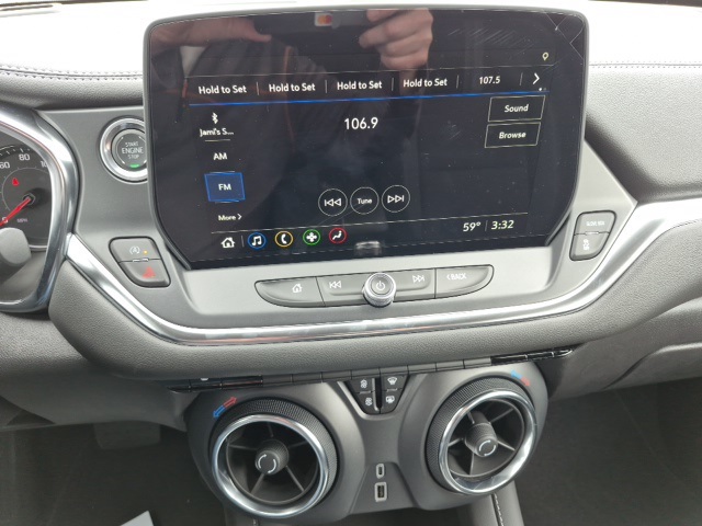Vehicle image 11 of 13