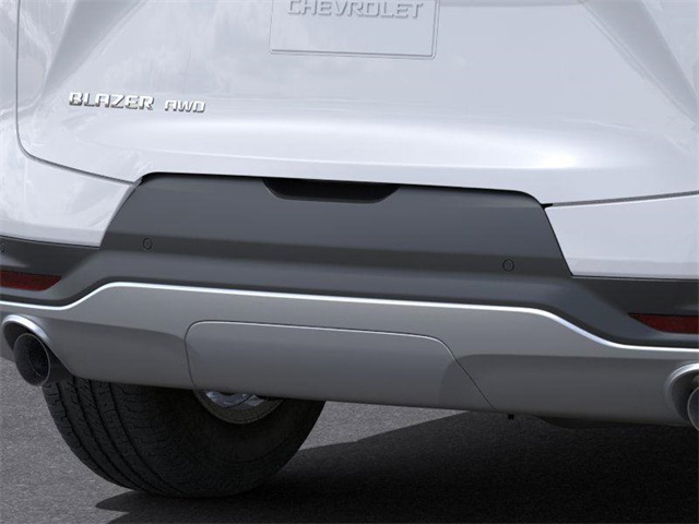 Vehicle image 24 of 32