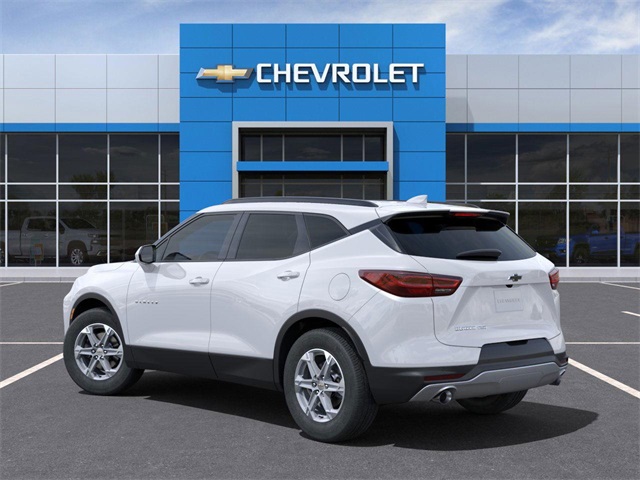 Vehicle image 8 of 32
