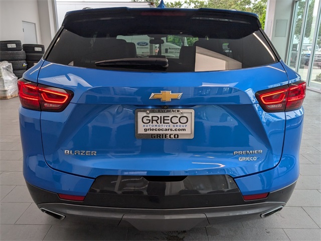 Vehicle image 10 of 36