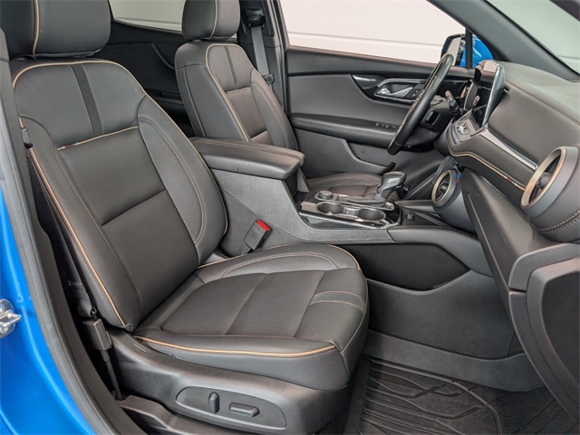 Vehicle image 11 of 36