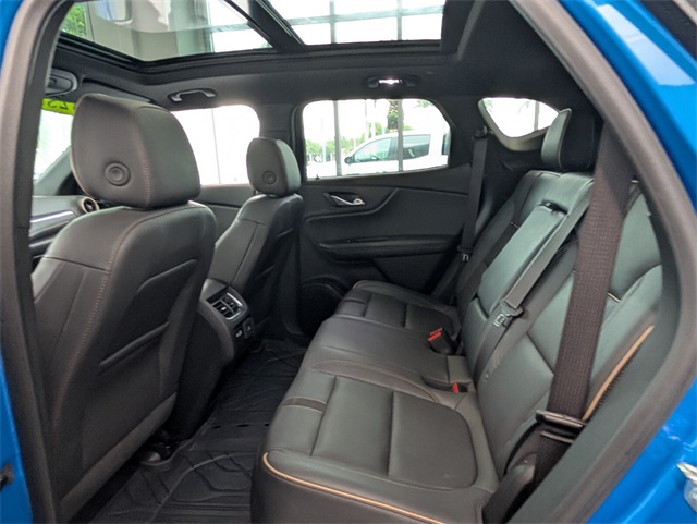 Vehicle image 13 of 36