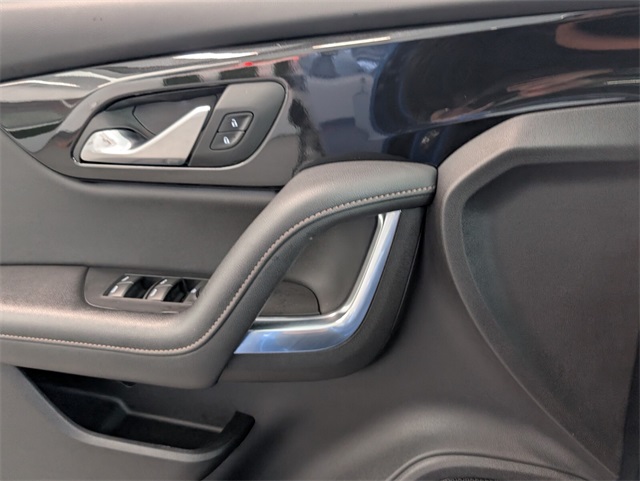 Vehicle image 24 of 36