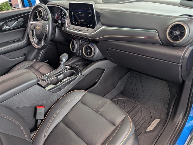Vehicle image 17 of 36