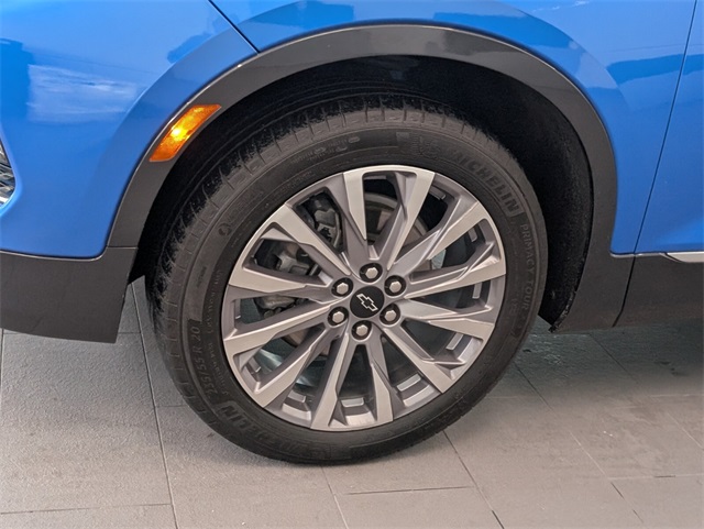 Vehicle image 8 of 36