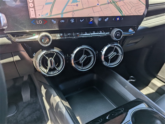Vehicle image 15 of 17
