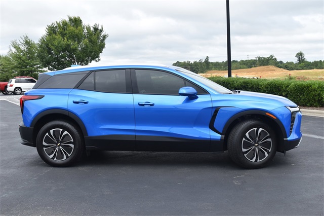 Vehicle image 4 of 37