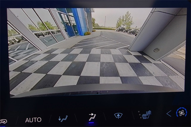 Vehicle image 21 of 37