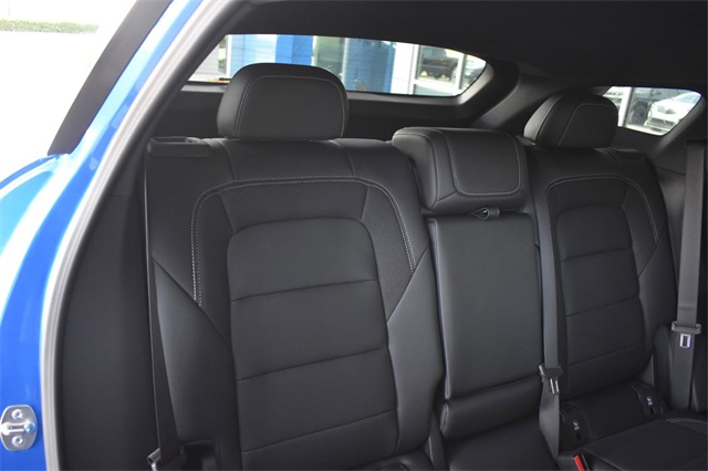 Vehicle image 27 of 37