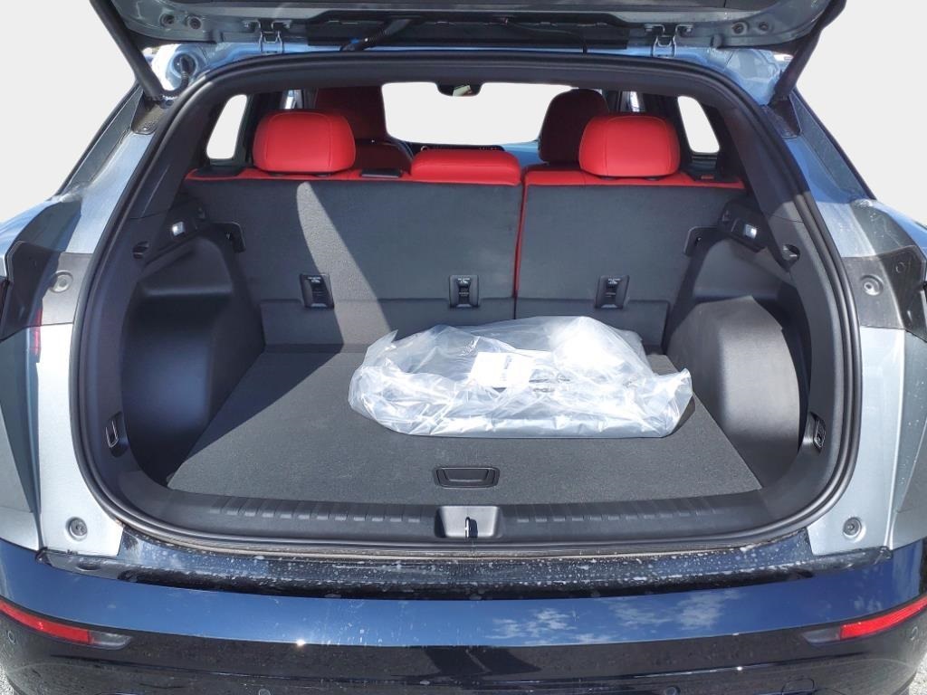 Vehicle image 16 of 24
