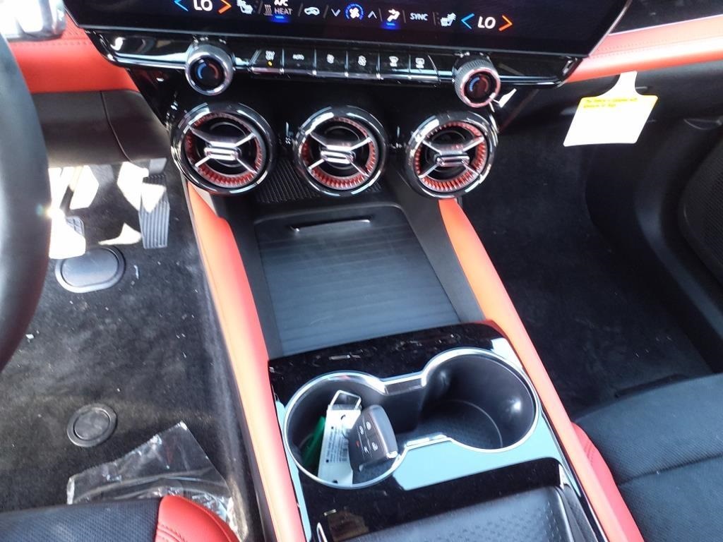 Vehicle image 22 of 24