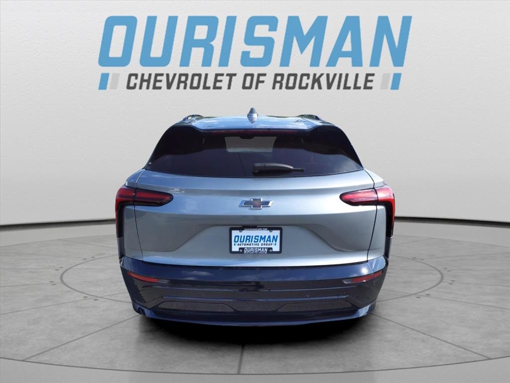 Vehicle image 4 of 24