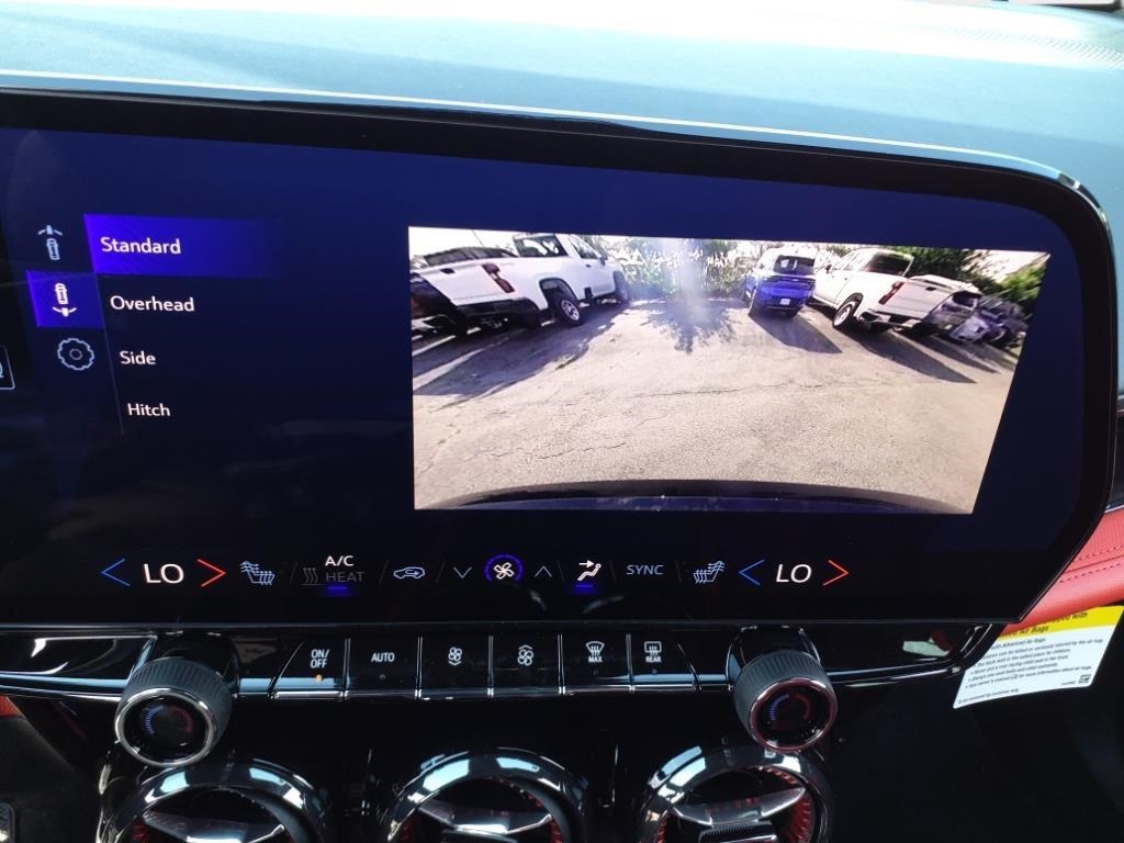 Vehicle image 21 of 24