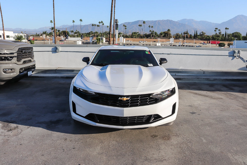 2024 Chevrolet Camaro 1LT Image 2 of 30