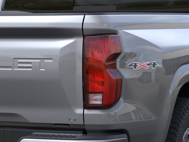 Vehicle image 11 of 24