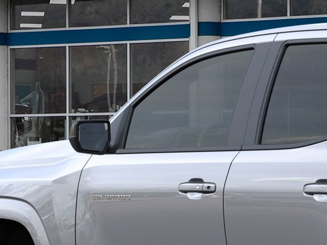 Vehicle image 12 of 24