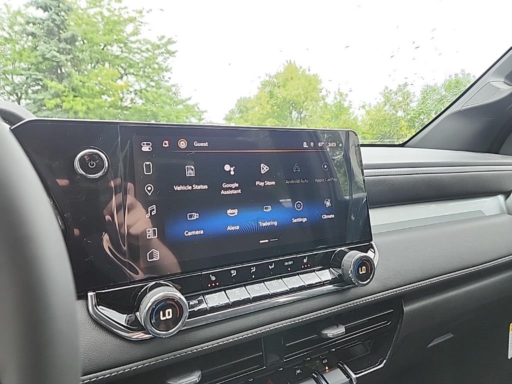 Vehicle image 14 of 21