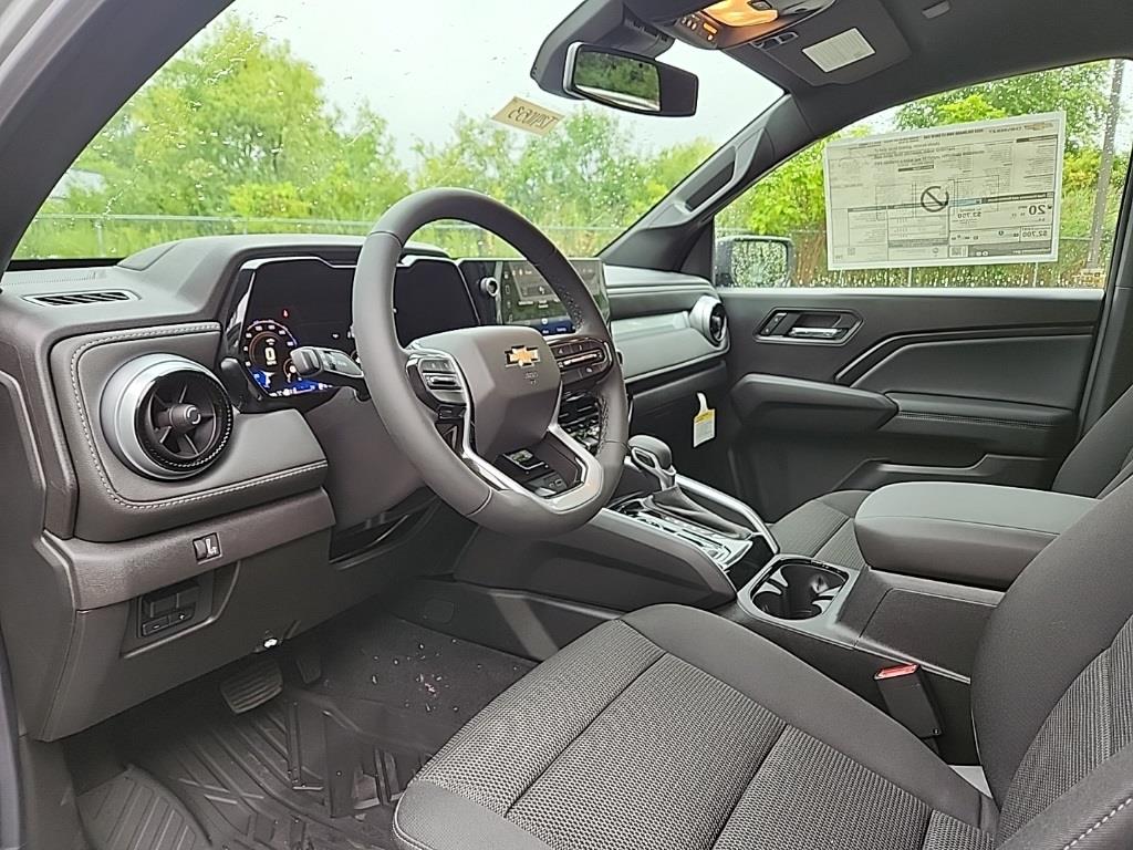 Vehicle image 13 of 21