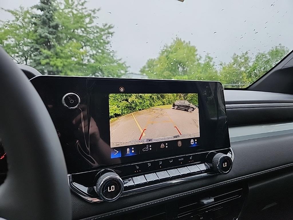 Vehicle image 19 of 21