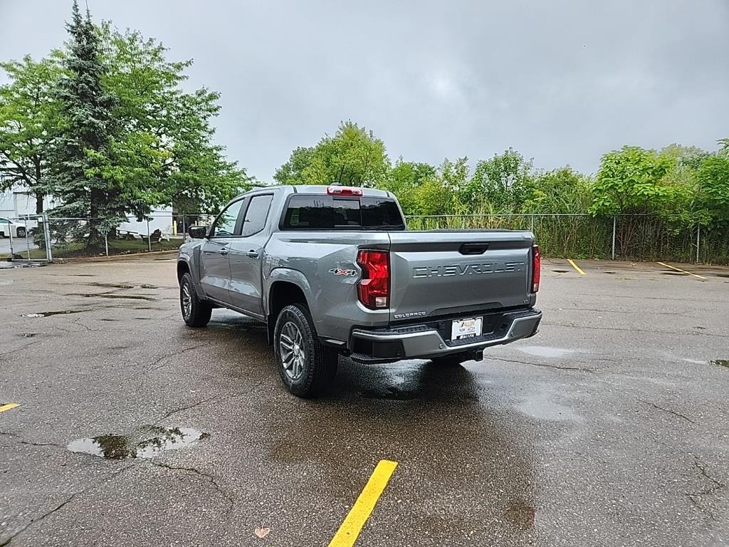 Vehicle image 7 of 21