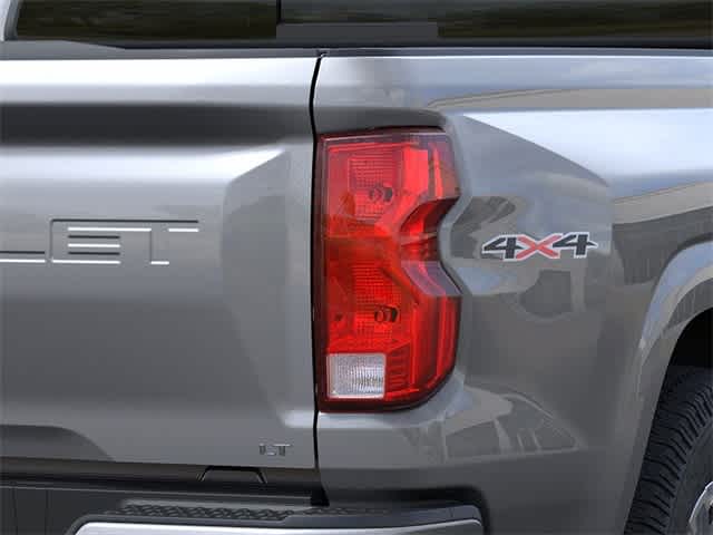 Vehicle image 11 of 24