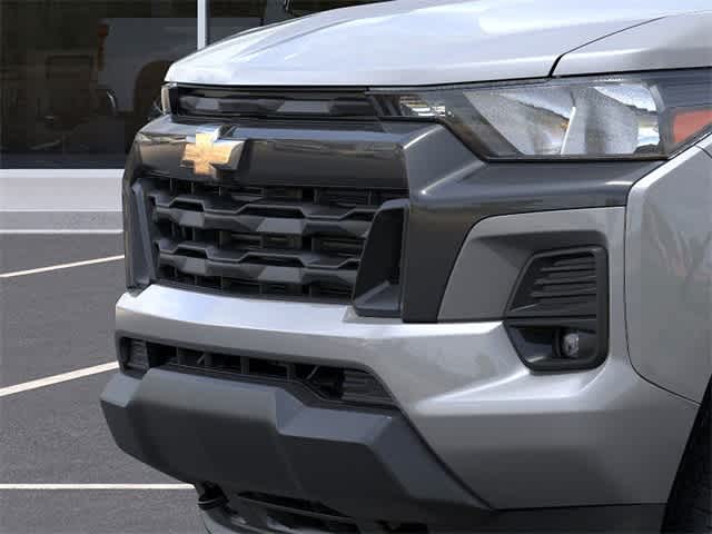 Vehicle image 13 of 24