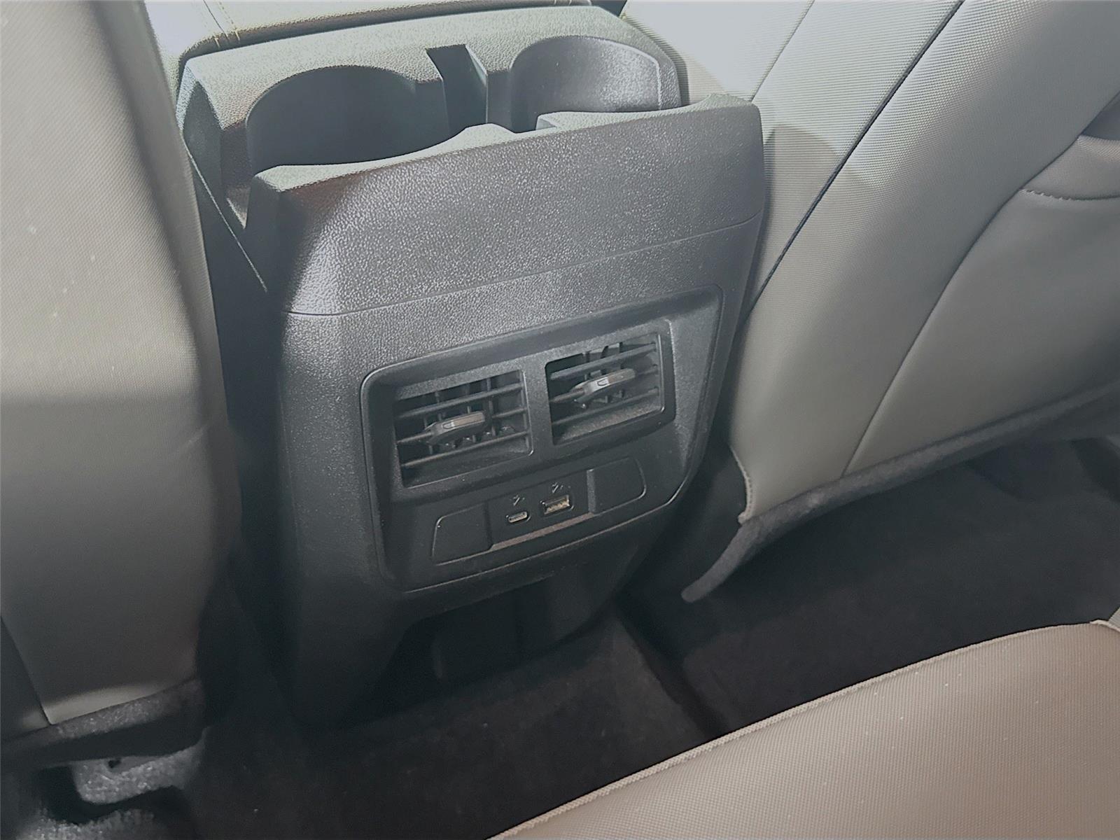 Vehicle image 33 of 49
