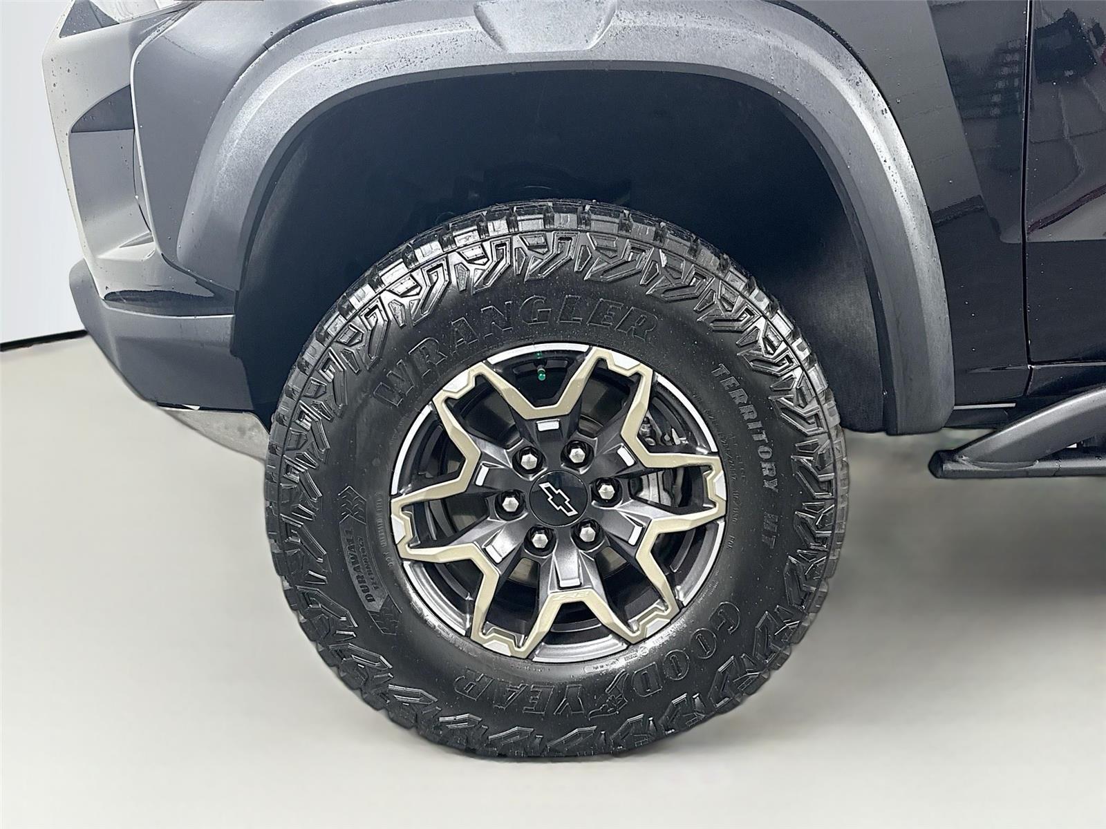 Vehicle image 11 of 49