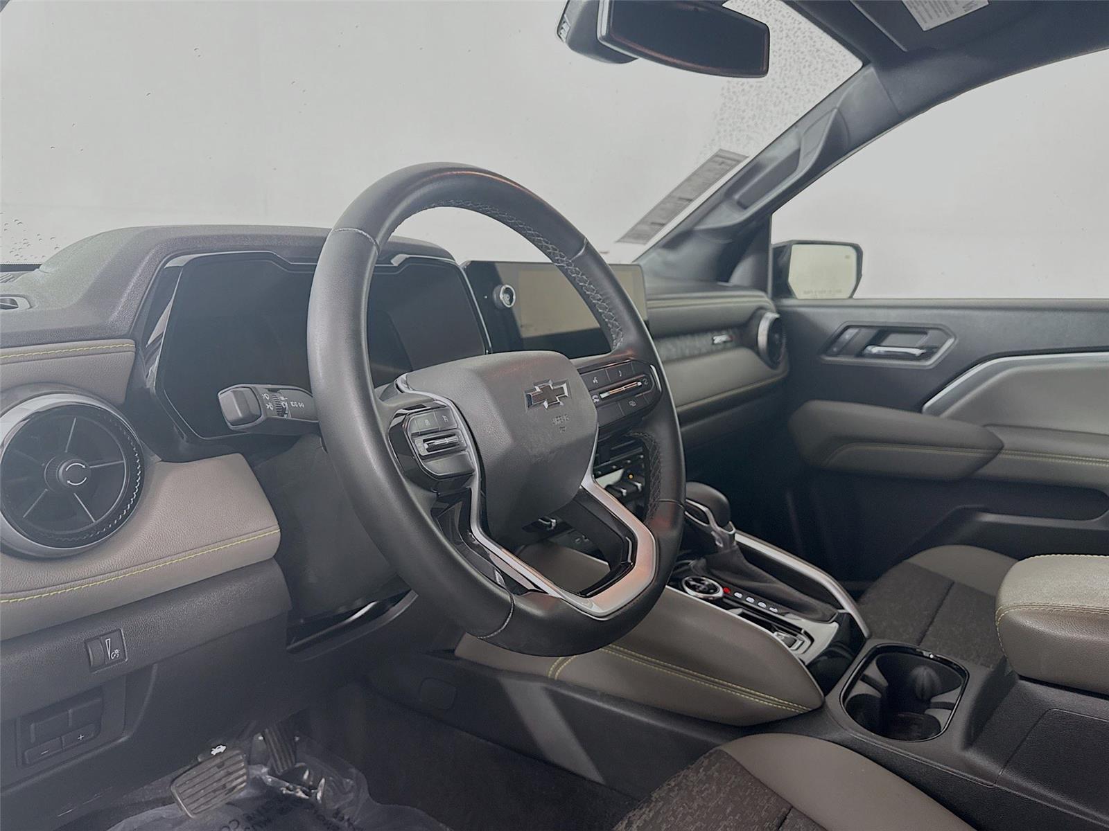 Vehicle image 19 of 49