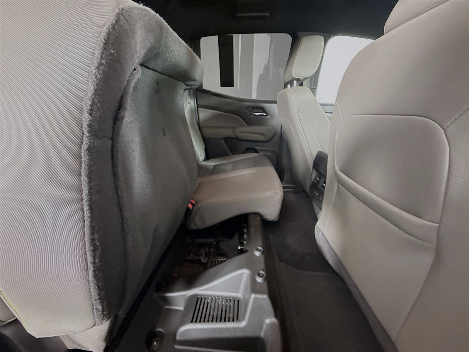 Vehicle image 15 of 49