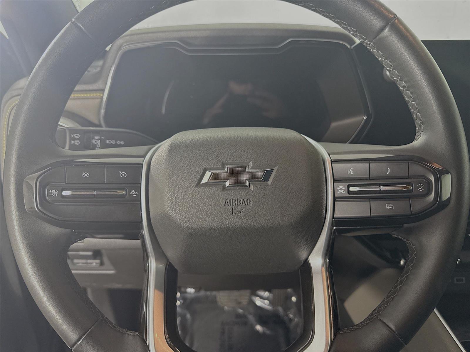Vehicle image 22 of 49