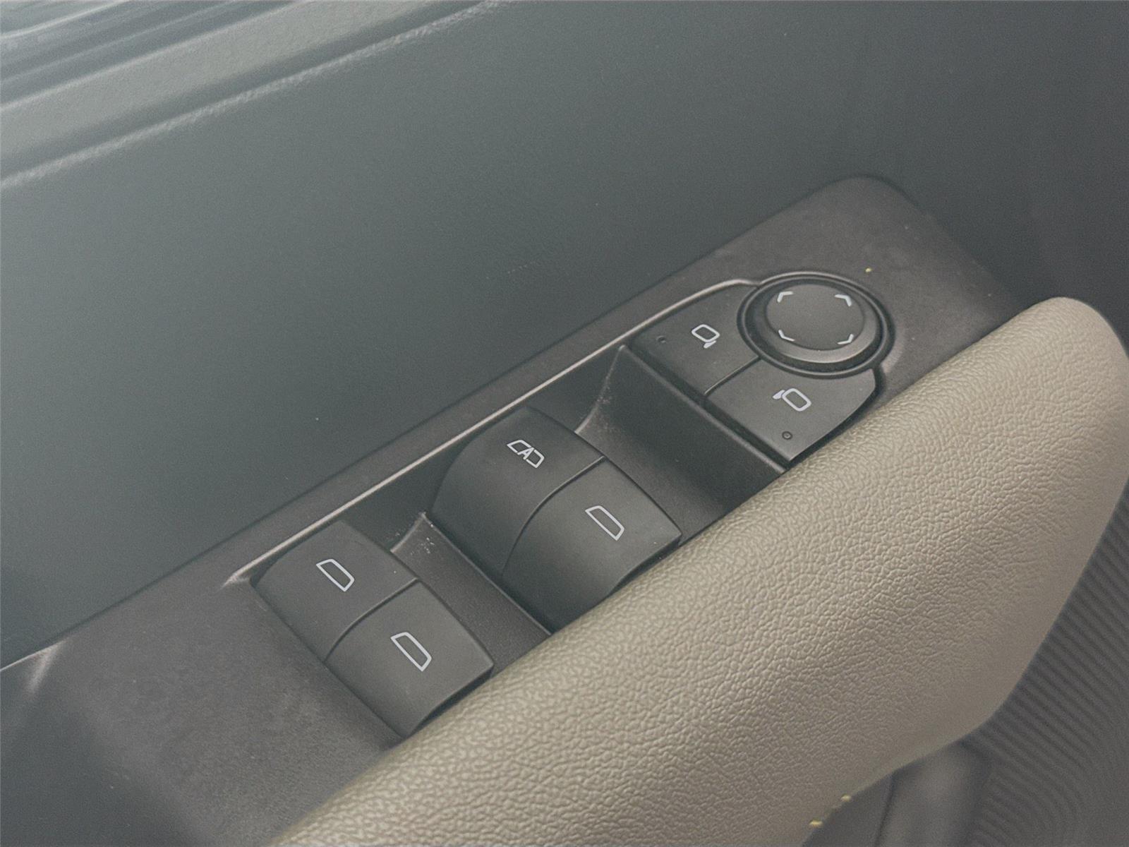Vehicle image 35 of 49