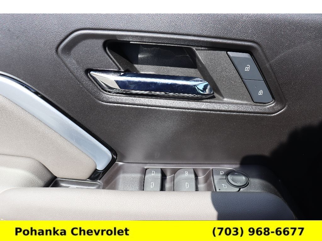 Vehicle image 21 of 35