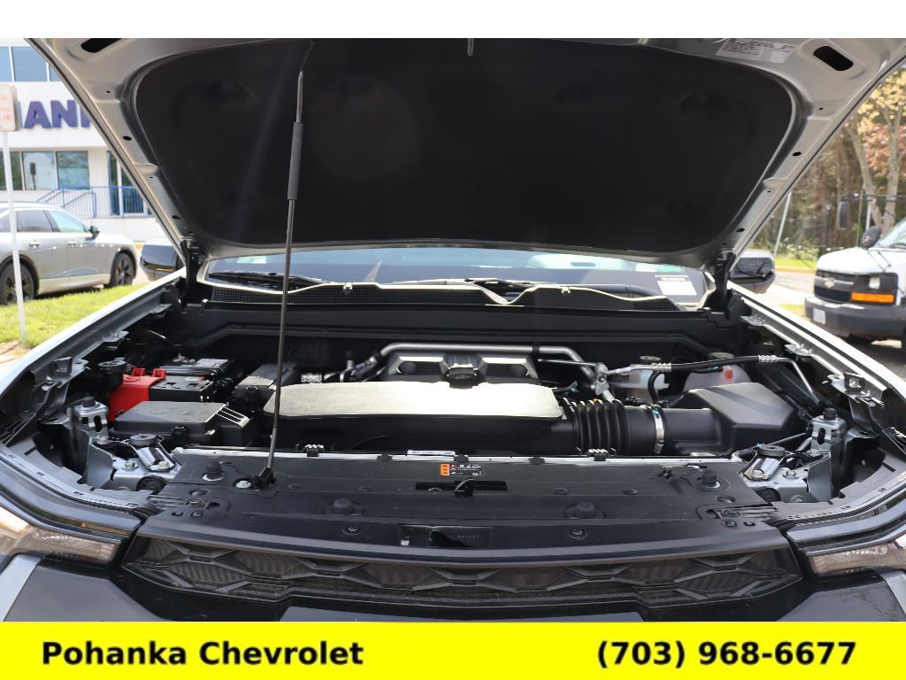 Vehicle image 33 of 35