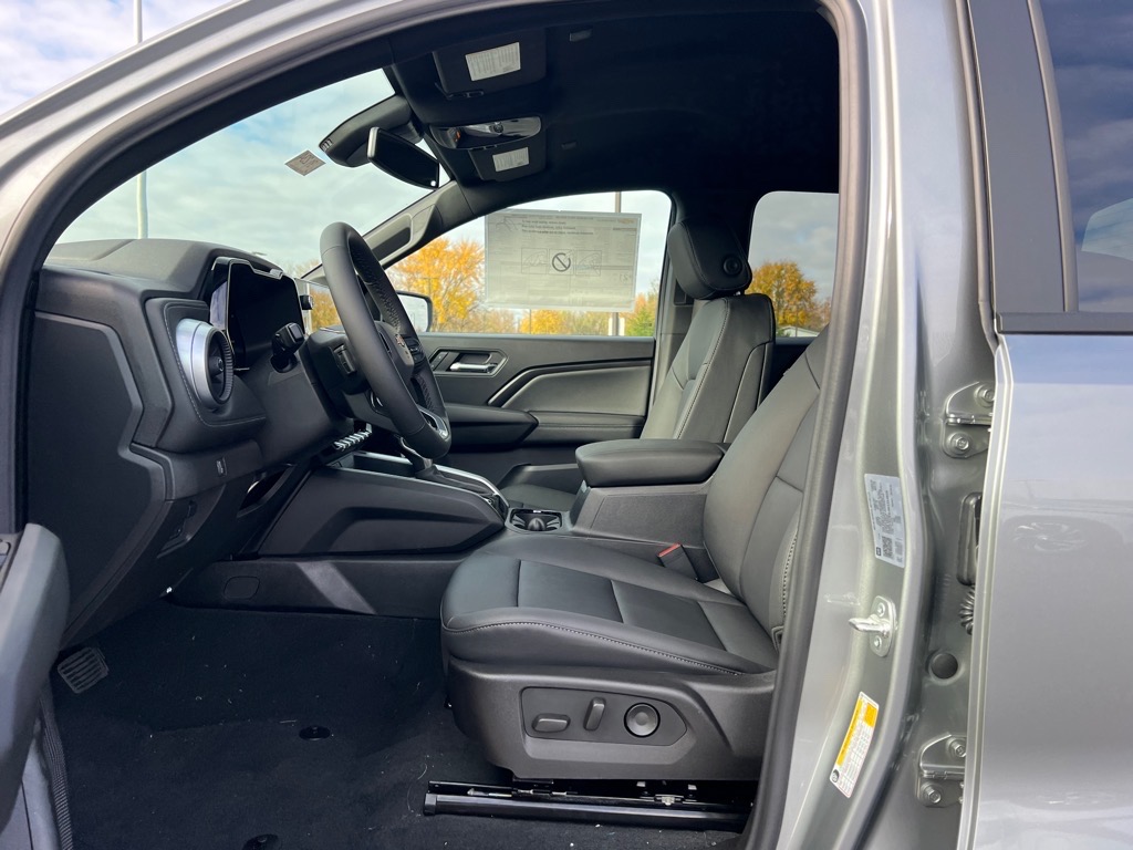 Vehicle image 21 of 26